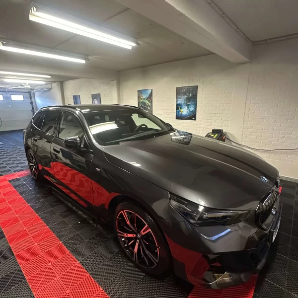 bmw die is gepolierd en in onze c-works workshop staat