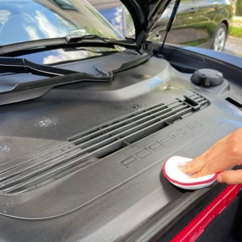 Gereinigde motorcompartiment Porsche